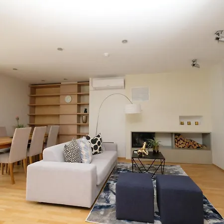 Roosikrantsi Apartment