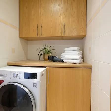 Roosikrantsi Daire *